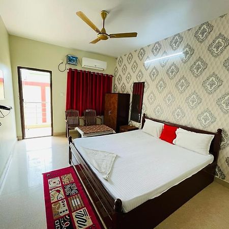 Hotel Lovely Star Inn ! Puri Buitenkant foto