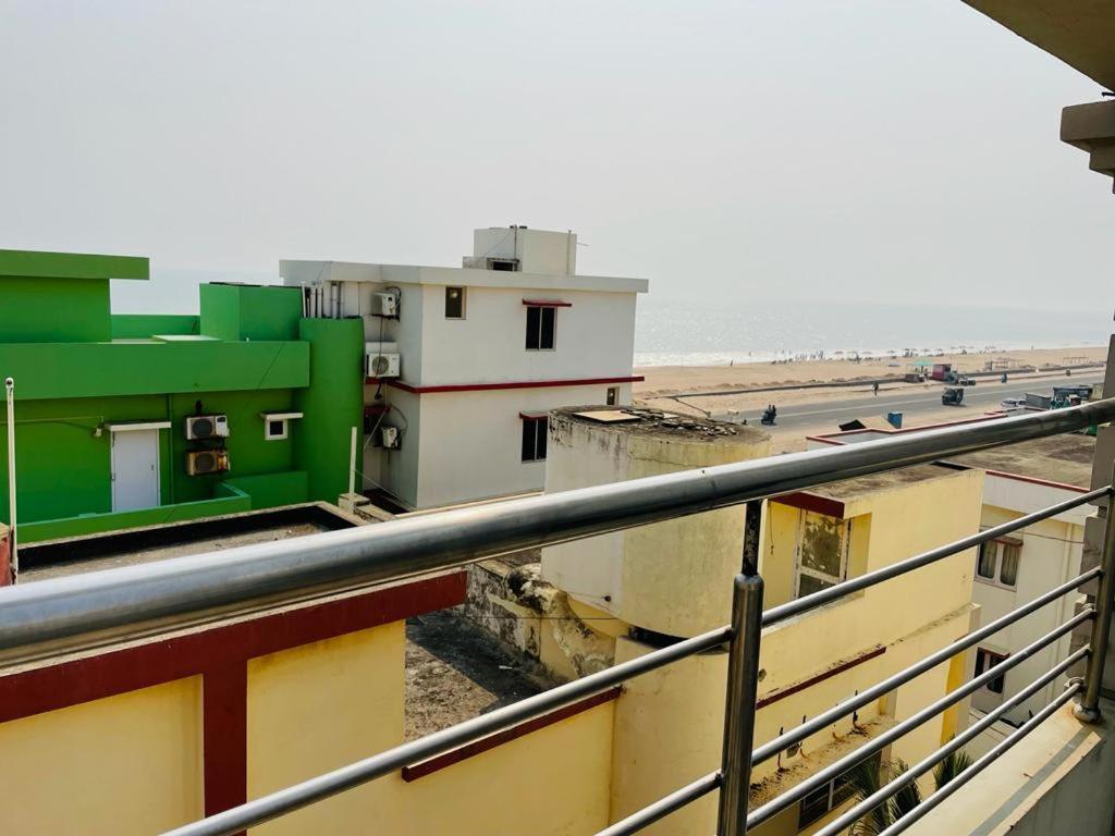 Hotel Lovely Star Inn ! Puri Buitenkant foto