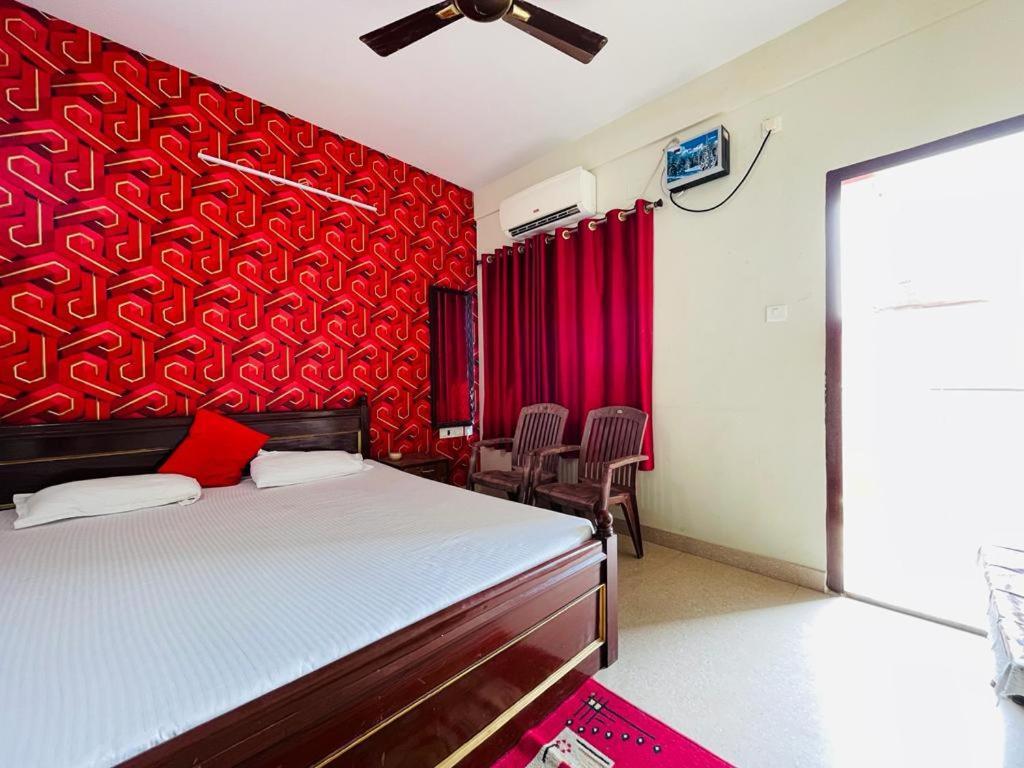 Hotel Lovely Star Inn ! Puri Buitenkant foto